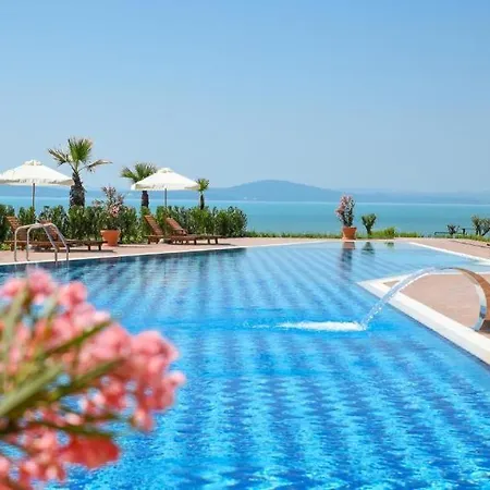 Burgas Beach Resort Apartments Ξενοδοχείο με διαμερίσματα 3*