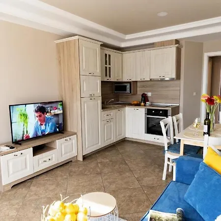 Burgas Beach Resort Apartments Бургас