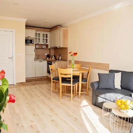 Burgas Beach Resort Apartments Ξενοδοχείο με διαμερίσματα 3*