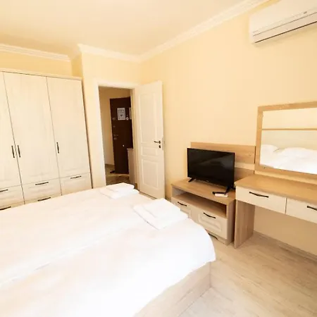 Burgas Beach Resort Apartments Апарт-отель 4*