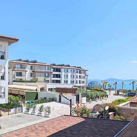 Апарт-отель Burgas Beach Resort Apartments 4*