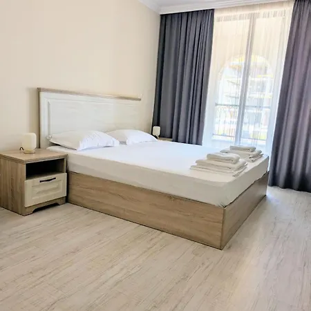 Burgas Beach Resort Apartments Апарт-отель Бургас