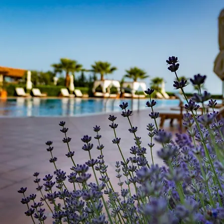 מלון דירות Burgas Beach Resort Apartments 4*