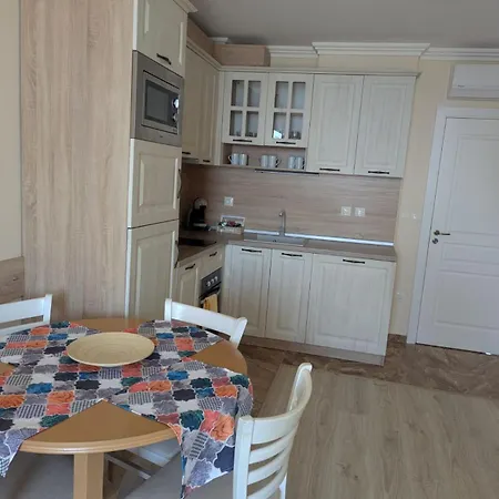 Burgas Beach Resort Apartments 4* Burgasz