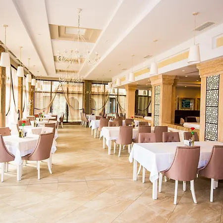 Burgas Beach Resort Apartments מלון דירות 4*