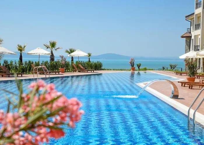 Burgas Beach Resort Apartments Aparthotel 4*